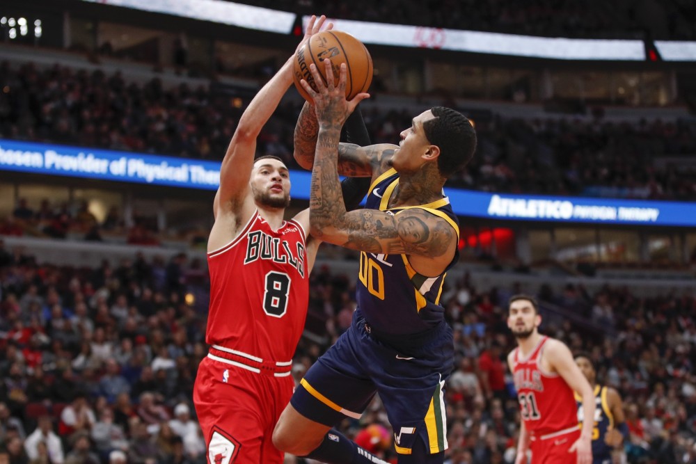 里程碑夜！芝加哥公牛状态回暖；CBA常规赛国际比赛日刷纪录；球迷炸锅；控场能力受关注的简单介绍